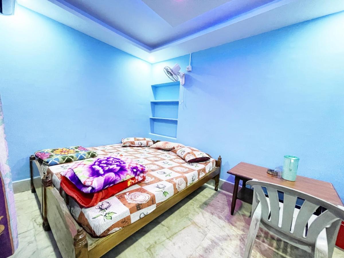 Hotel Radha Krishna Puri Bagian luar foto